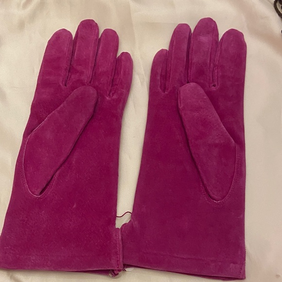 Accessories - Elegant Pink Suede Gloves Size Large